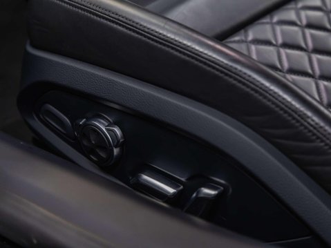 Audi R8 5.2 FSI V10 Coupe 2dr Petrol S Tronic Euro 6 (s/s) (540 ps) 65