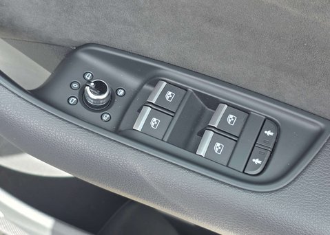 Audi Q7 3.0 Q7 Black Edition 45 TDI MHEV Quattro Auto 4WD 5dr 49