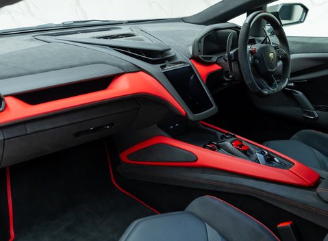 Lamborghini Revuelto 20