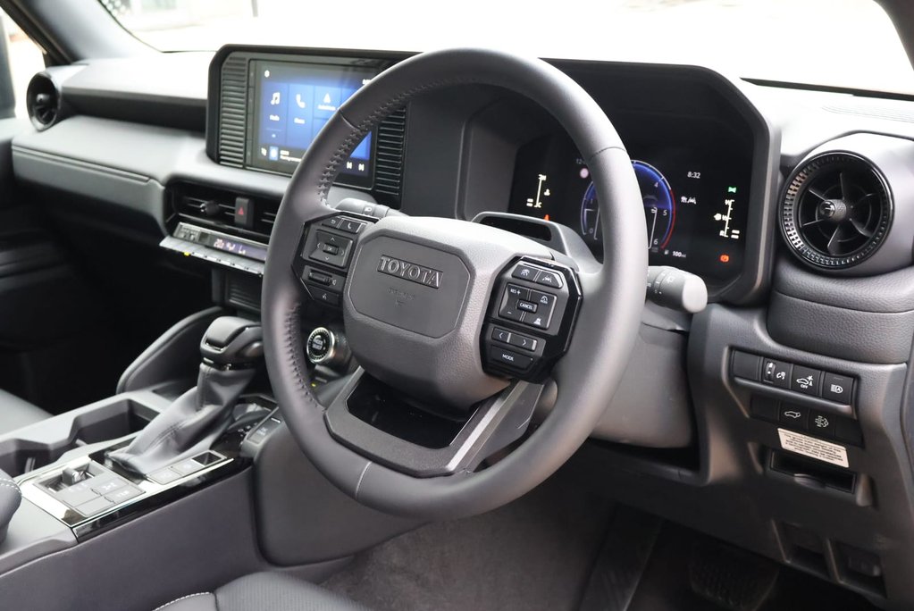 Toyota Land Cruiser BRAND NEW COMMERCIAL WITH A OEM REAR SEAT CONVERSION 13