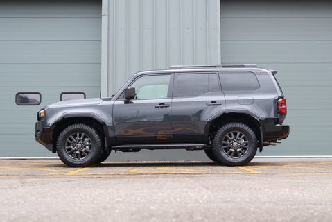 Toyota Land Cruiser  COMMERCIAL styled by seeker with rear seats world tour edition  5