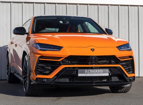 Lamborghini Urus Pearl Capsule 1