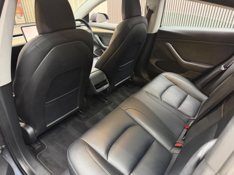 Tesla Model 3 (Dual Motor) Long Range Auto 4WDE 4dr 41