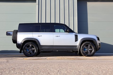 Land Rover Defender 110 HARD TOP SE MHEV with upgraded wheels £9500 REAR SEAT CONVERSION FITTED 10