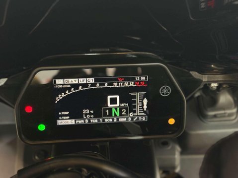 Yamaha R1M 1000 Super Sports Petrol Manual Euro 5 (200 ps) 25