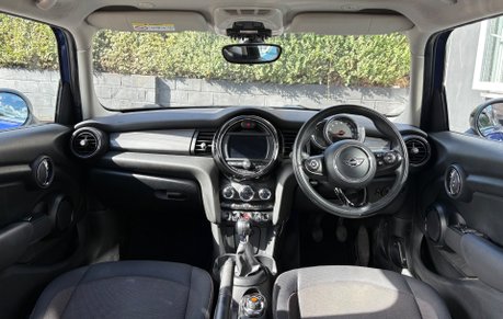 Mini Hatch Cooper 1,5 Petrol Manual Pepper Nav 5 door - APPLE CARPLAY - REAR PARK 11