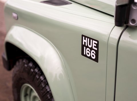 Land Rover Defender 110 Heritage Station Wagon 26