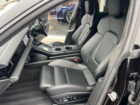 Porsche Taycan 500kW Turbo 93kWh 4dr 34