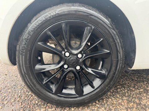 Vauxhall Adam 1.4i JAM Hatchback 3dr Petrol Manual Euro 6 (87 ps) 17