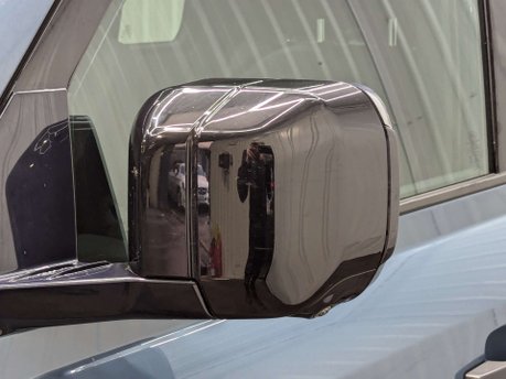 Land Rover Defender 2.0 Defender S D Auto 4WD 5dr 29