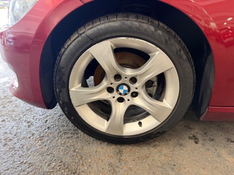 BMW 3 Series 2.0 320i SE Euro 5 (s/s) 2dr 23