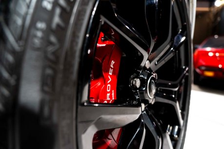 Land Rover Range Rover Sport SVR CARBON EDITION. DEPLOYABLE SIDE STEPS. MATRIX LEDs. CARBON FIBRE ENGINE BAY 12