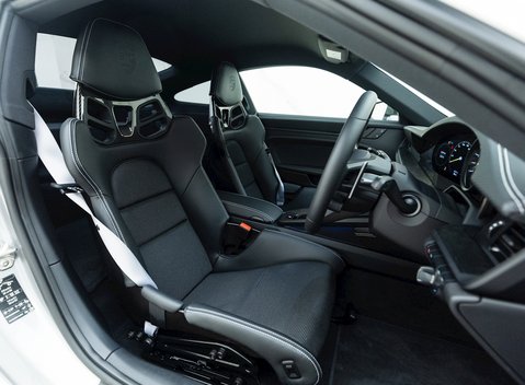 Porsche 911 (992) GT3 Touring 10
