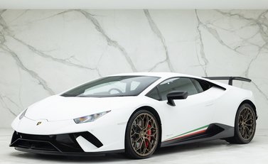 Lamborghini Huracan LP640-4 Performante 6