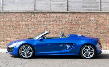 Audi R8 V10 Spyder 2