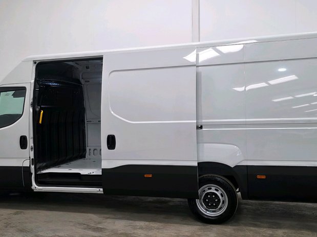 Iveco Daily 35S14 Manual Comfort 4100 Panel Van 12