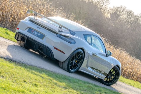 Porsche 718 Cayman GT4 PDK 20