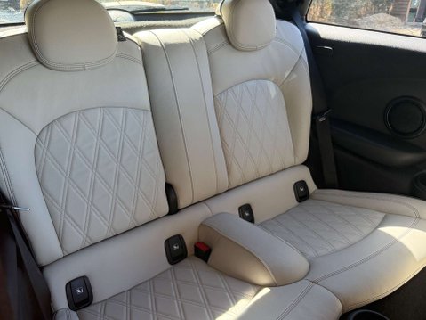 Mini Hatch 1.5 Cooper Exclusive 3dr 21