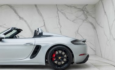 Porsche 718 Boxster Spyder 32