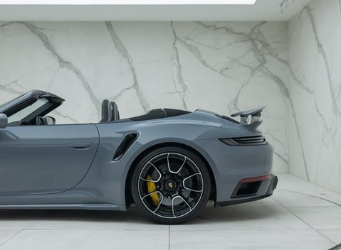 Porsche 911 Turbo S CABRIOLET (992) 47