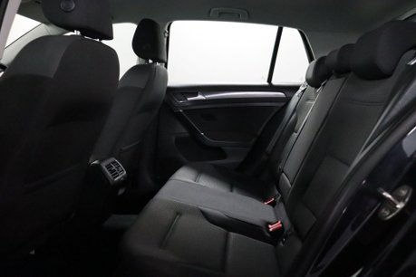 Volkswagen Golf SE NAVIGATION TDI 42