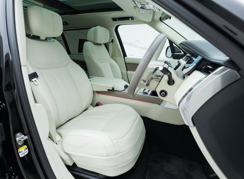 Land Rover Range Rover P460e Autobiography LWB 9