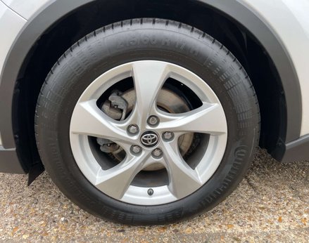 Toyota C-HR 1.8 C-HR Icon HEV CVT 5dr 15