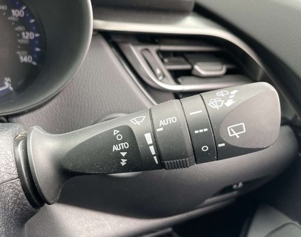 Toyota C-HR 1.8 C-HR Icon HEV CVT 5dr 49