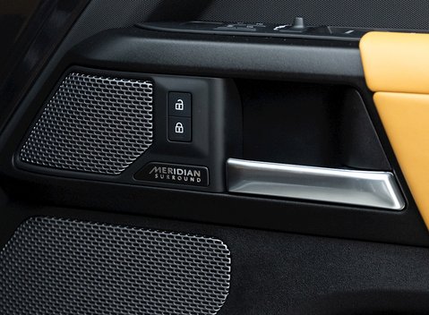 Land Rover Defender 110 V8 21