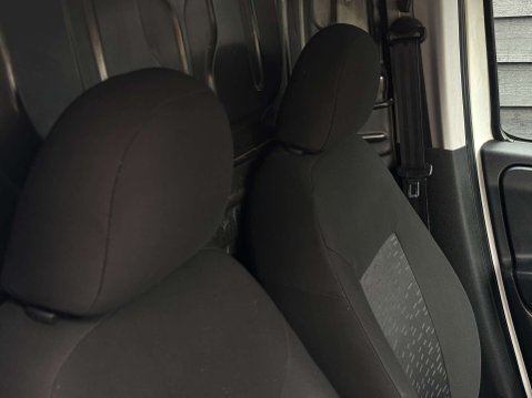 Vauxhall Combo 1.2 Combo 2000 CDTi 4
