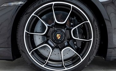 Porsche 911 Turbo S (992) 8