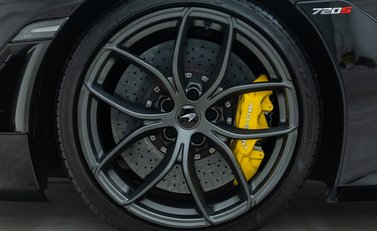 McLaren 720S Spider 34