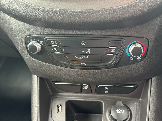 Ford Transit Courier SWB L1H1 Low Roof Trend Air Con EURO 6 NO VAT 30