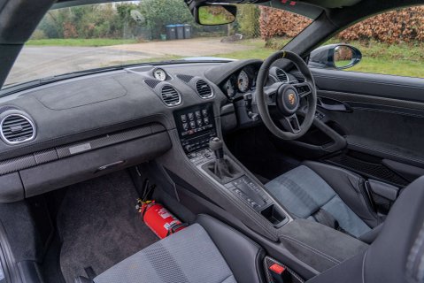 Porsche 718 GT4 RS 8