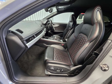 Audi RS4 2.9 TFSI V6 Estate 5dr Petrol Tiptronic quattro Euro 6 (s/s) (450 ps) 9