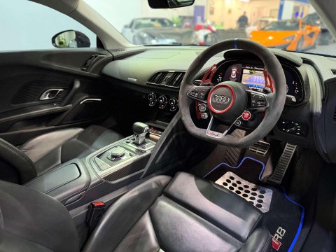 Audi R8 5.2 FSI V10 Plus Coupe 2dr Petrol S Tronic quattro Euro 6 (s/s) (610 ps) 37