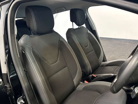 Renault Clio ICONIC TCE 14