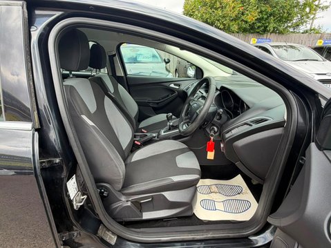 Ford Focus 1.0T EcoBoost Zetec Euro 5 (s/s) 5dr 11