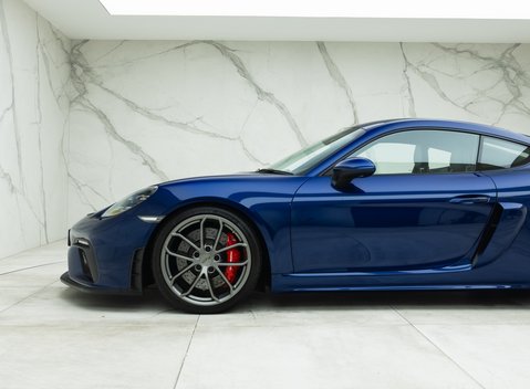 Porsche Cayman GT4 (718) 28