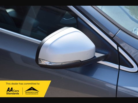 Volvo V40 2.0 V40 R-Design D2 5dr 17