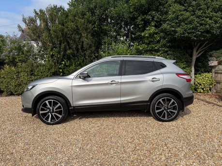 Nissan Qashqai 1.6 dCi Tekna 4WD Euro 6 (s/s) 5dr 4