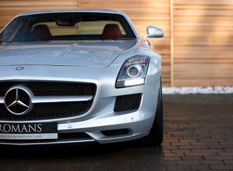 Mercedes-Benz SLS AMG 9