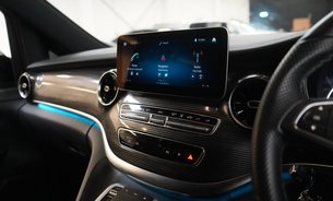 Mercedes-Benz Eqv 300 SPORT PREMIUM 7 Seats Full MB Service history Adaptive Cruise 360 Cam  19