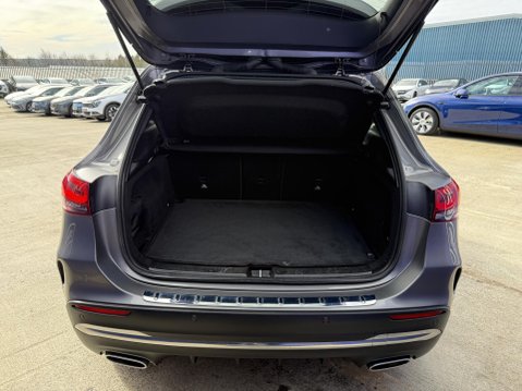 Mercedes-Benz GLA 2.0 GLA220d AMG Line (Premium Plus) SUV 5dr Diesel 8G-DCT 4MATIC Euro 6 (s/ 20