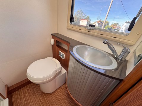 Adria Coral S680 ST 29