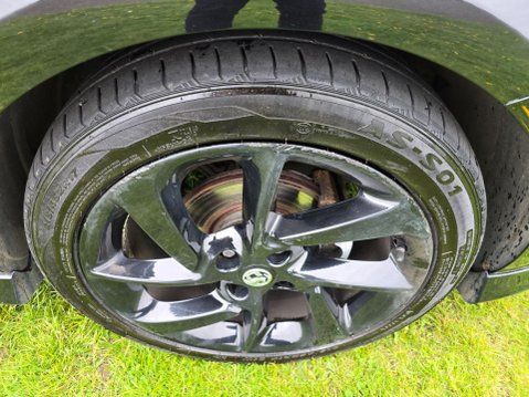 Vauxhall Corsa 1.4i ecoTEC SRi VX Line Nav Black Euro 6 3dr 27