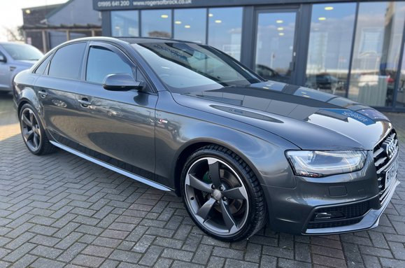 Audi A4 3.0 TDI QUATTRO BLACK EDITION AUTO 5