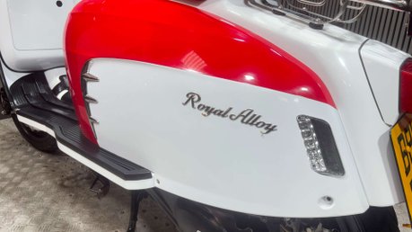 Royal Alloy GT 2019 ONLY 2K NEW MOT CUSTOM SCOOTER LEARNER LEGAL 125CC 17