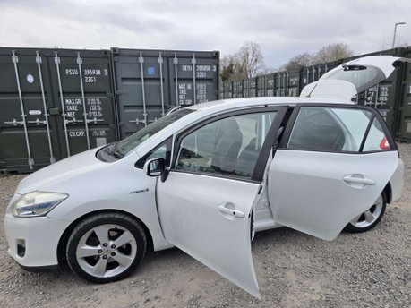 Toyota Auris 1.8 VVT-h T Spirit Hatchback 5dr Petrol Hybrid CVT Euro 5 (s/s) (136 ps) 11