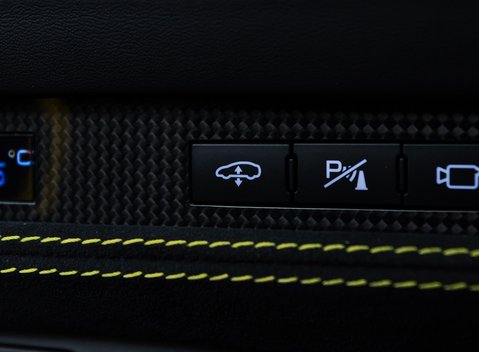 Ferrari F8 SPIDER 37